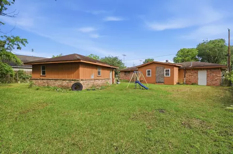 2533 Wall St, Houston, TX 77088