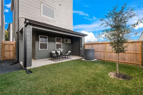 4708 Moving Meadows Dr, Houston, TX 77018