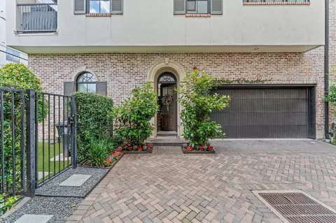 1308 Castle Ct #A, Houston, TX 77006