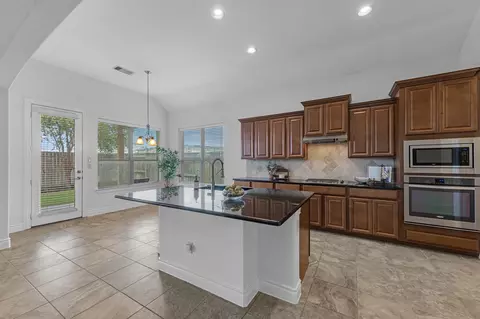 Kitchen - 5922 Beeston Hall Ct, Spring, TX 77388 photo 3 of 4