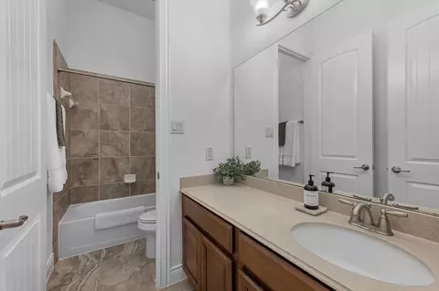 Bath - 5922 Beeston Hall Ct, Spring, TX 77388 photo 1 of 5