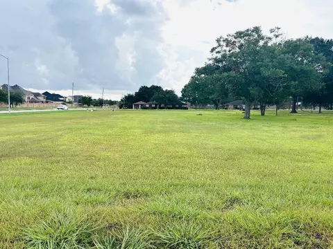 602 Sycamore Rd, Richmond, TX 77469