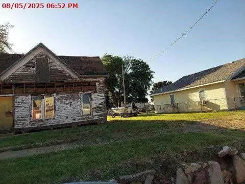 505 3rd St NE, Childress, TX 79201