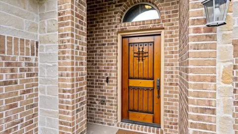 Entry Way - 754 Forest Lane Dr, Conroe, TX 77302 photo 2 of 4