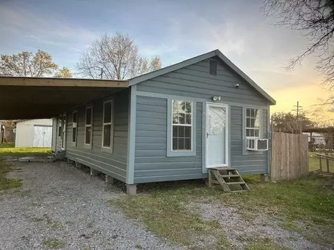 2115 Bonnie St, Orange, TX 77630