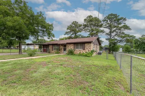 504 N Echols St, Caldwell, TX 77836