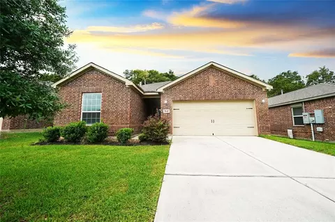 7647 Glaber Leaf Rd, Conroe, TX 77304 photo 1