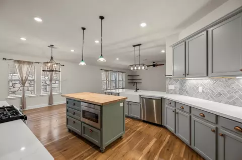 Kitchen - 12340 Delta Timber Dr, Conroe, TX 77304 photo 6 of 9