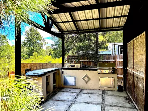 298 Cloverdale St, Livingston, TX 77351