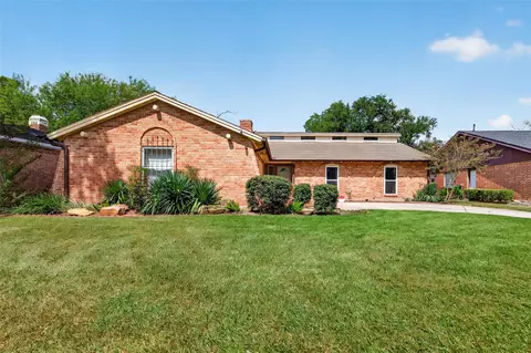 5906 Par Four Dr, Houston, TX 77088