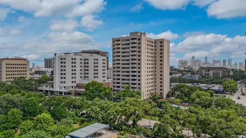 1400 Hermann Dr #5A, Houston, TX 77004