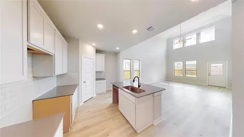 Kitchen - 16841 Needlepoint Dr, Conroe, TX 77302 photo 2 of 4