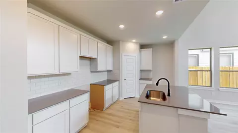 Kitchen - 16841 Needlepoint Dr, Conroe, TX 77302 photo 1 of 4