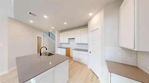 Kitchen - 16841 Needlepoint Dr, Conroe, TX 77302 photo 4 of 4