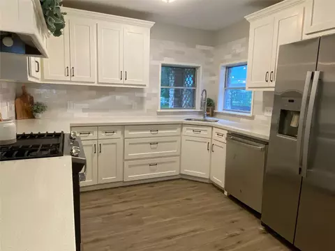 Kitchen - 26941 E River Rd, Splendora, TX 77372 photo 8 of 9