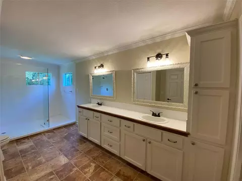 Bath - 26941 E River Rd, Splendora, TX 77372 photo 2 of 3