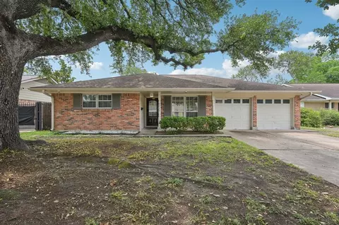 8423 Sharpview Dr, Houston, TX 77036 photo 1