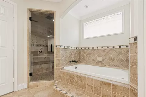 Bath - 9110 Godstone Ln, Spring, TX 77379 photo 2 of 5