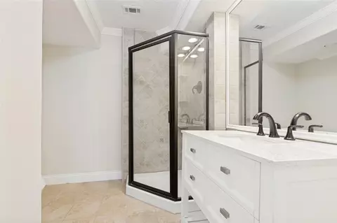 Bath - 9110 Godstone Ln, Spring, TX 77379 photo 3 of 5