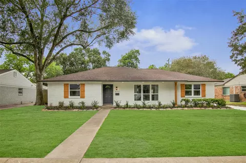 5731 Creekbend Dr, Houston, TX 77096