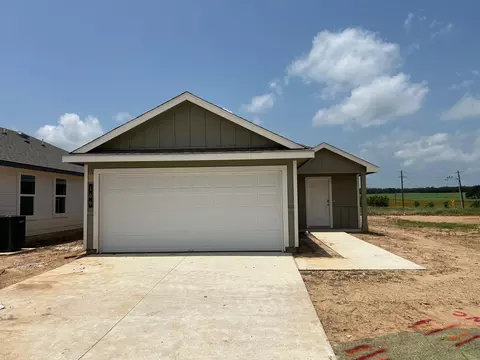 109 Mullins Dr, Rockdale, TX 76567