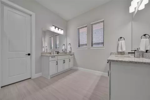 Bath - 13067 Soaring Forest Dr, Conroe, TX 77302 photo 1 of 5