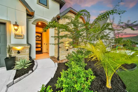 Exterior - 13067 Soaring Forest Dr, Conroe, TX 77302 photo 2 of 6