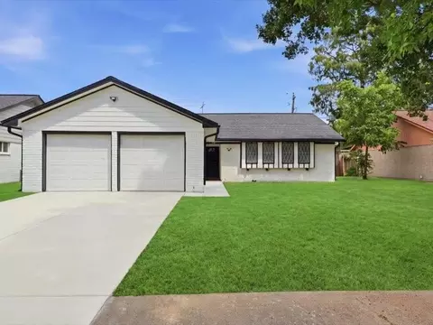 377 Haymarket Ln, Houston, TX 77015