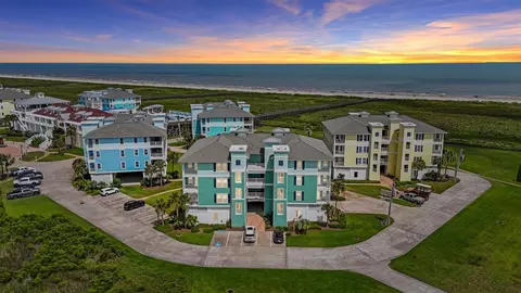 4231 Pointe West Dr #302, Galveston, TX 77554