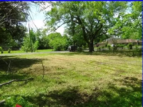 2660 Hegele St, Beaumont, TX 77705