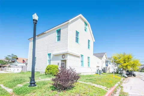 1002 Sealy St, Galveston, TX 77550