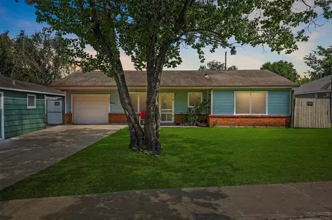 8506 Montridge Dr, Houston, TX 77055