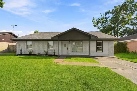 3021 8th Ave N, Texas City, TX 77590