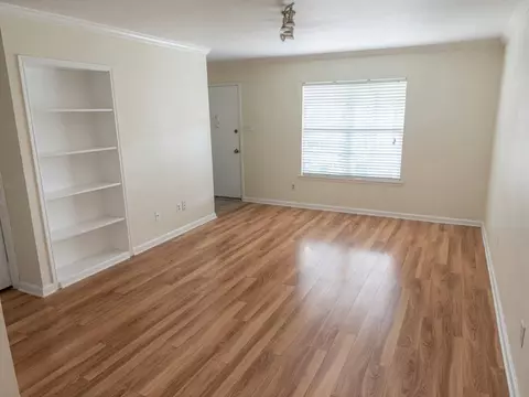2250 Bering Dr #68, Houston, TX 77057
