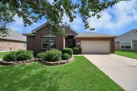 4802 Lakefront Terrace Ct, Pearland, TX 77584