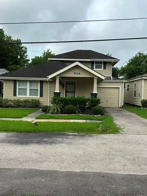 3260 Simmons St, Houston, TX 77004