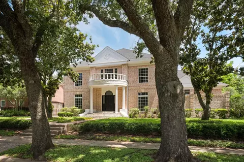 93 Greensward Ln, Sugar Land, TX 77479