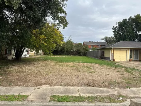 5207 Arapahoe St, Houston, TX 77020