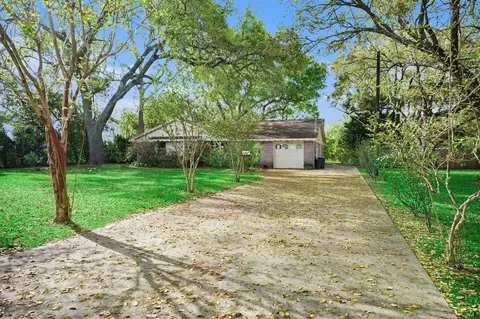 715 W League City Pkwy, League City, TX 77573