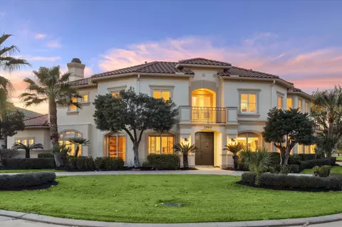 1902 Emerald Cv, Houston, TX 77077