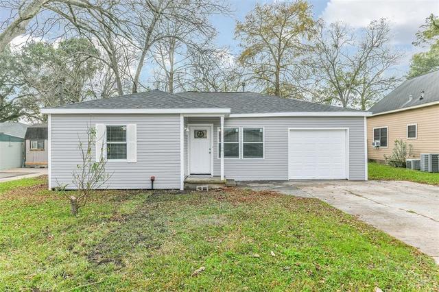 1309 W Lang St, Alvin, TX 77511