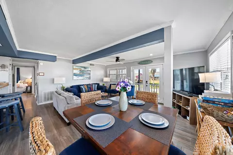 Dining - 305 Ocean Blvd, Freeport, TX 77541 photo 1 of 1