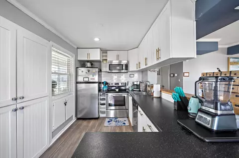 Kitchen - 305 Ocean Blvd, Freeport, TX 77541 photo 1 of 3