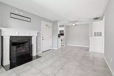 7600 Emmett F Lowry Expy #315, Texas City, TX 77591