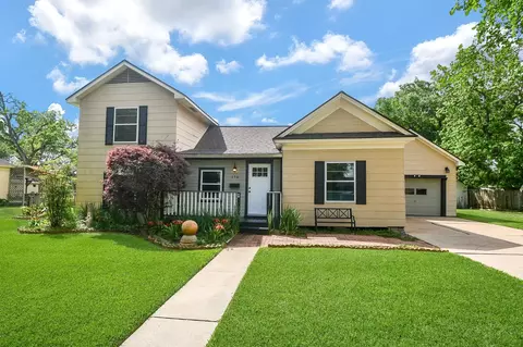 134 4th St, Sugar Land, TX 77498