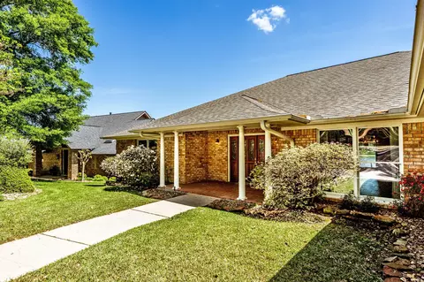 2008 Wickersham Dr, Huntsville, TX 77340