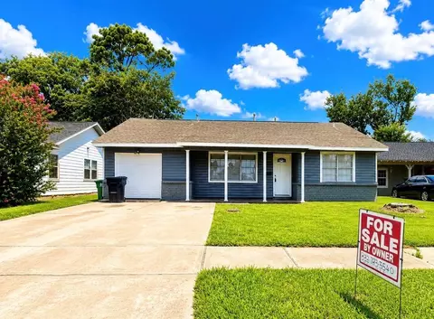 631 Roper St, Houston, TX 77034