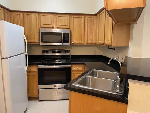2626 Holly Hall St #409, Houston, TX 77054