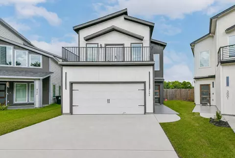 9202 Buffum St, Houston, TX 77051