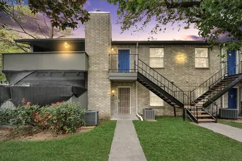 9700 Leawoo Blvd #1002, Houston, TX 77099